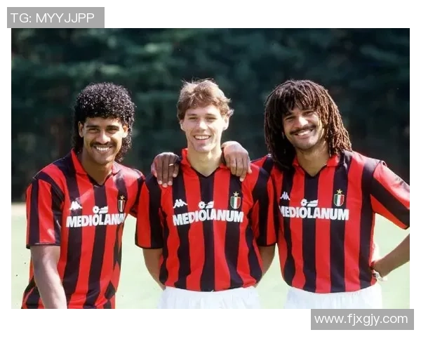 足球明星专访揭秘:他们的心路历程与赛场背后的故事